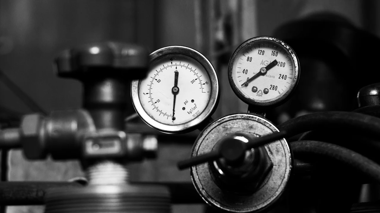Pressure gauges on a gas regulator